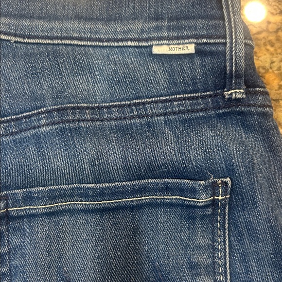 MOTHER the mid rise dazzler crop fray jeans rinse- squeeze it inseam 26” - Picture 10 of 15